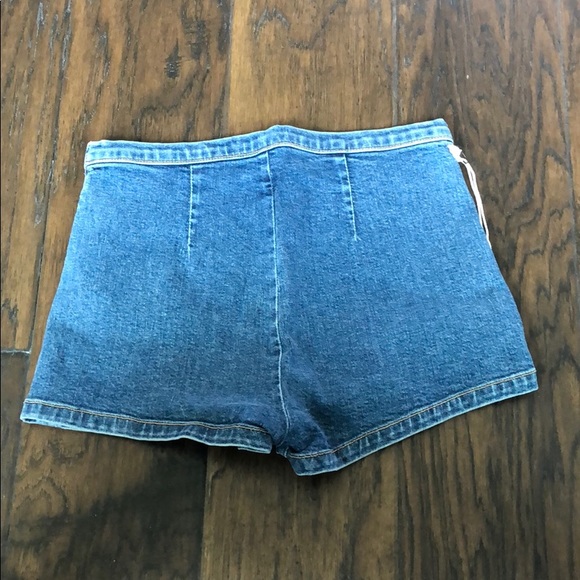 FINAL PRICE! 
Girlfriend GRLFRD Diane Short - Picture 3 of 4